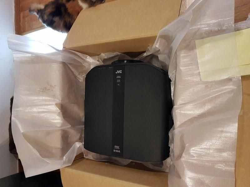 ویدئو پروژکتور jvc سری8k ده هزار لومن|تلویزیون و پروژکتور|تهران, ونک|دیوار