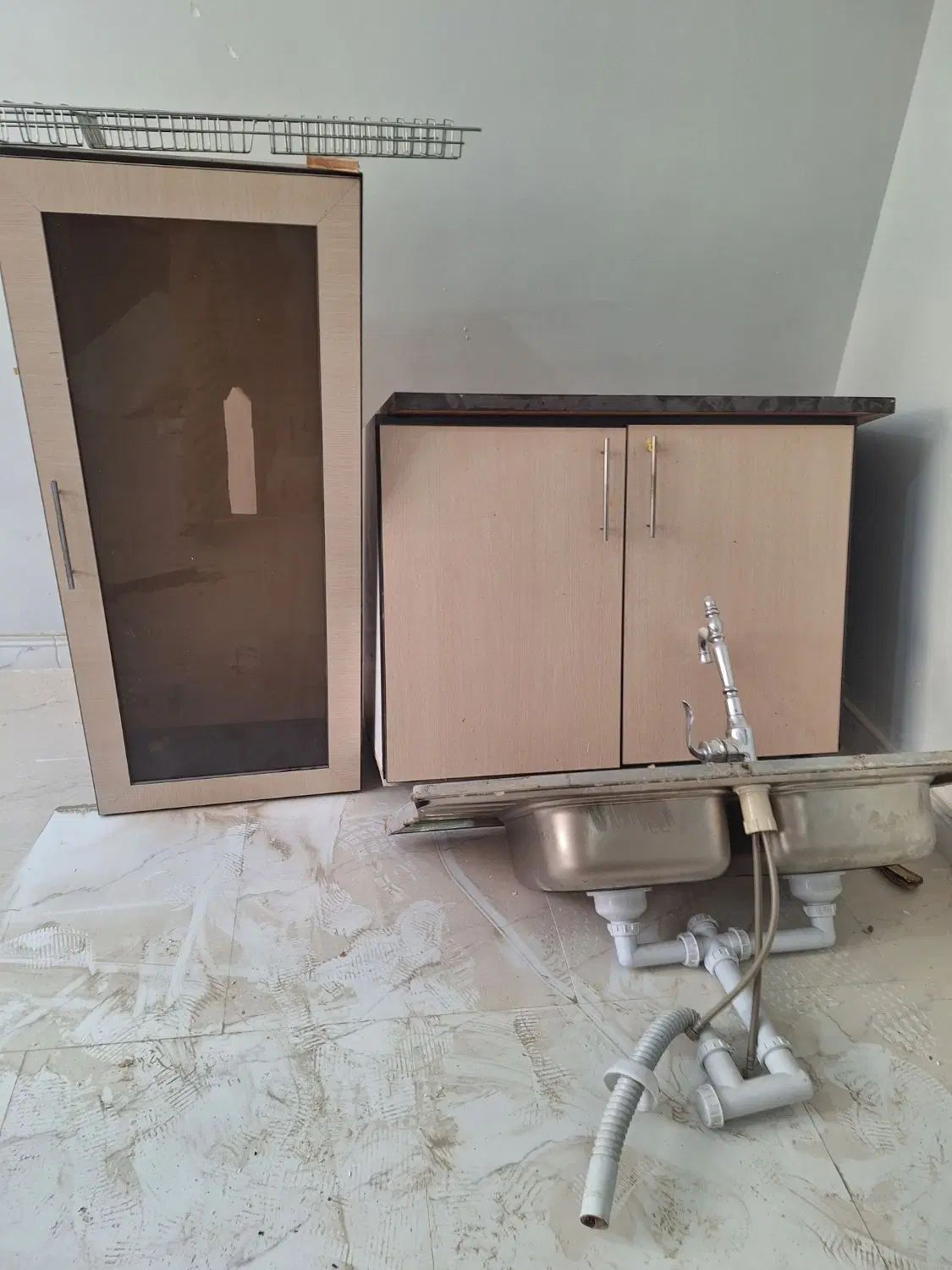 کابینت آشپزخانه متراژ پنج متر فوری فروشی|مصالح و تجهیزات ساختمان|کرج, حسین‌آباد|دیوار