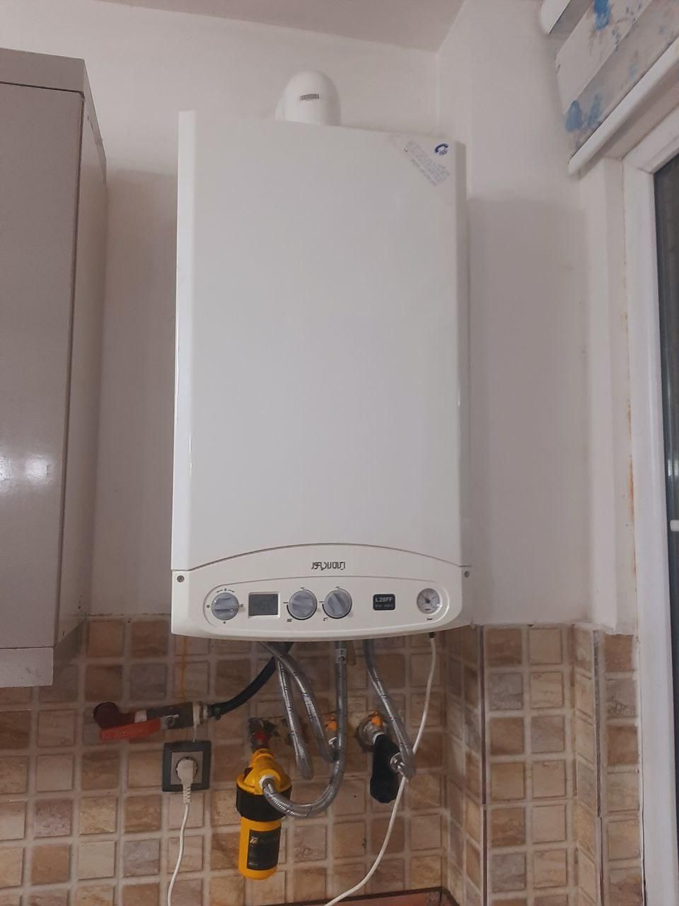 نصب،سرویس و تعمیر پکیج و کولر گازی (اسپیلت)|خدمات پیشه و مهارت|رشت, منظریه|دیوار