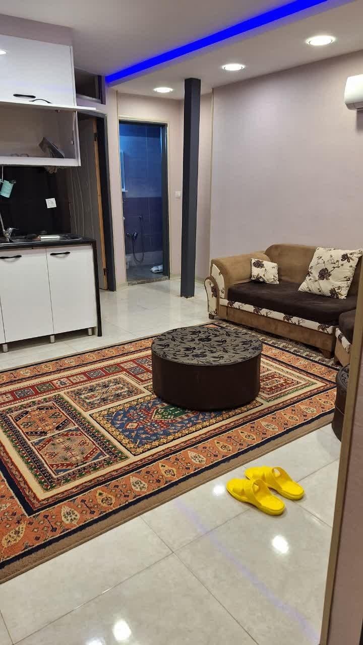 منزل مبله یا خانه مسافر تمیز و مرتب|اجارهٔ کوتاه‌مدت آپارتمان و سوئیت|شیراز, انجیر|دیوار