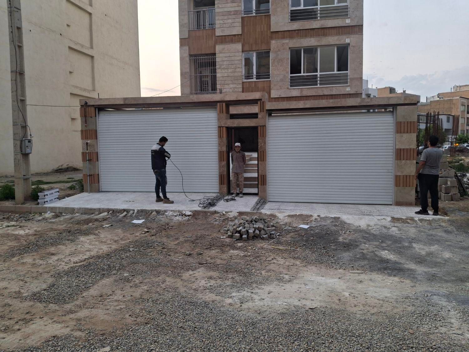 فروش ونصب وتعمیرات تخصصی کرکره برقی|خدمات پیشه و مهارت|همدان, |دیوار