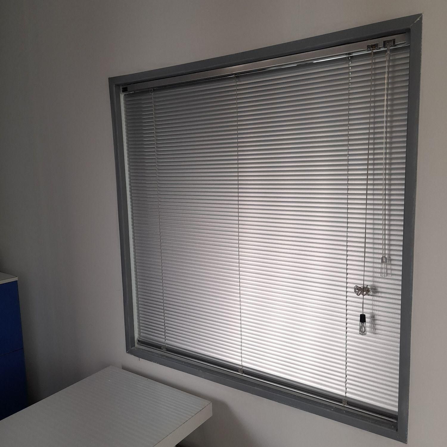 فروش پرده زبرا کرکره فلزی چوبی آلمینیومی راد|پرده، رانر، رومیزی|قم, زاویه|دیوار