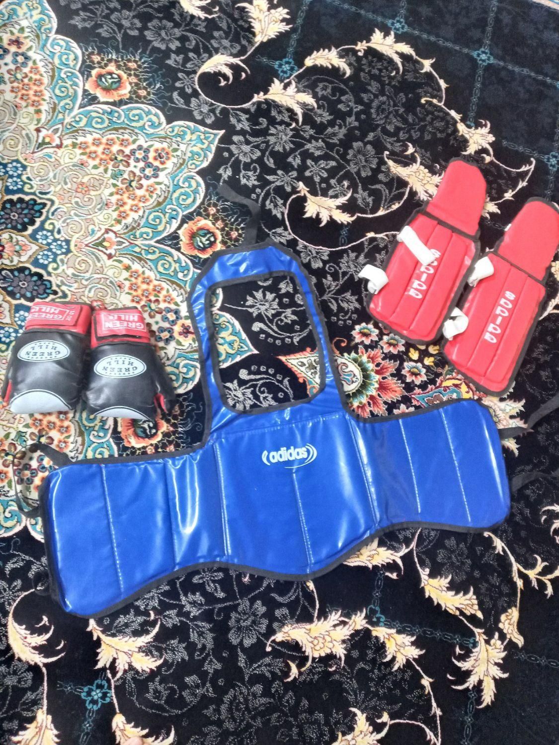 پک کامل رزمی(هوگو Adidas+دستکش GREENHILL+ساق‌بند)|تجهیزات ورزشی|بندر ماهشهر, |دیوار