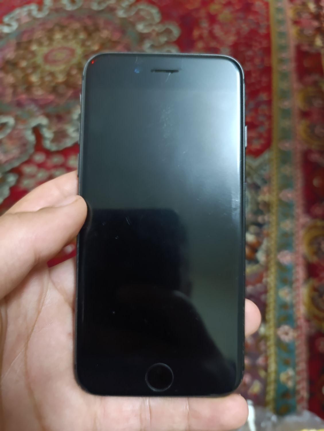 اپل iPhone 8 با حافظهٔ ۶۴ گیگابایت|موبایل|شاهین‌شهر, سعدی شمالی|دیوار