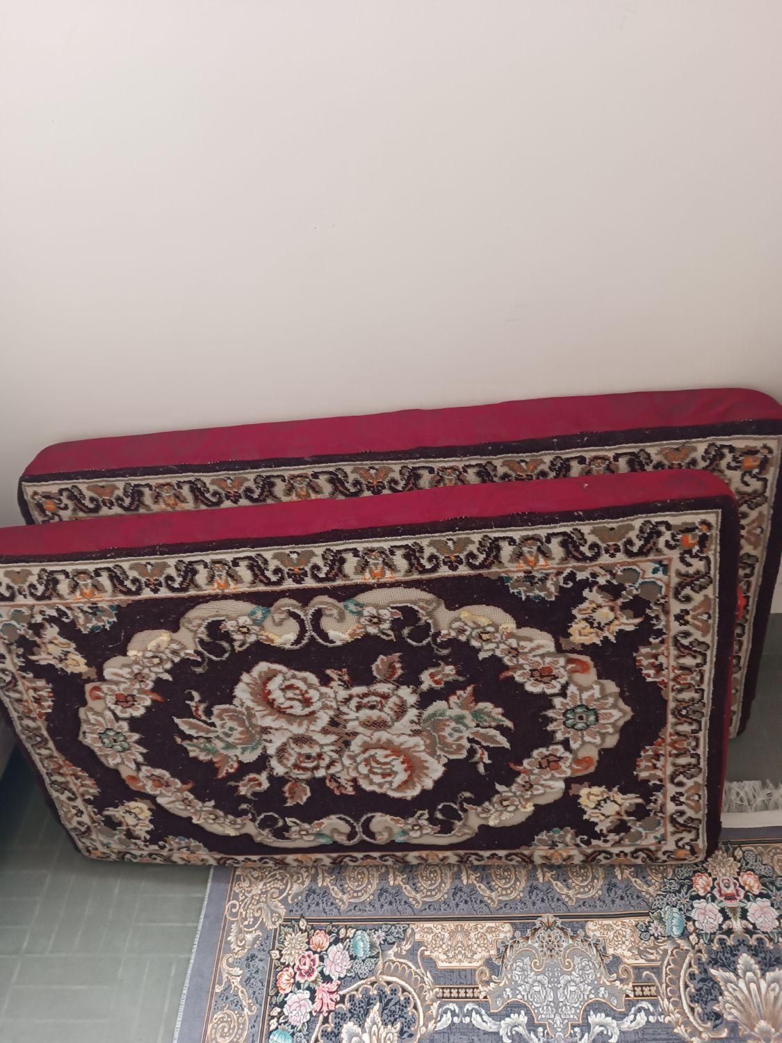 پشتی در حد نو|پشتی|خوی, |دیوار
