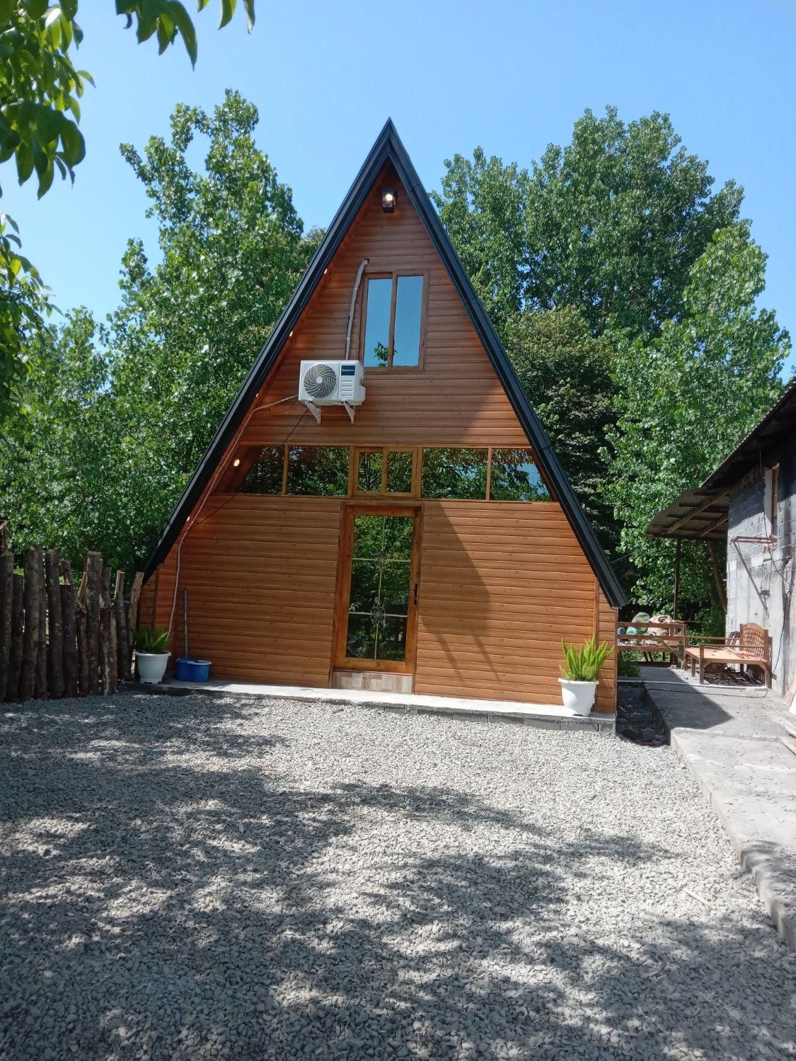 کلبه سویسی. . قیمت برای دونفر  به بالا توافقی هست|اجارهٔ کوتاه‌مدت ویلا و باغ|نور, |دیوار