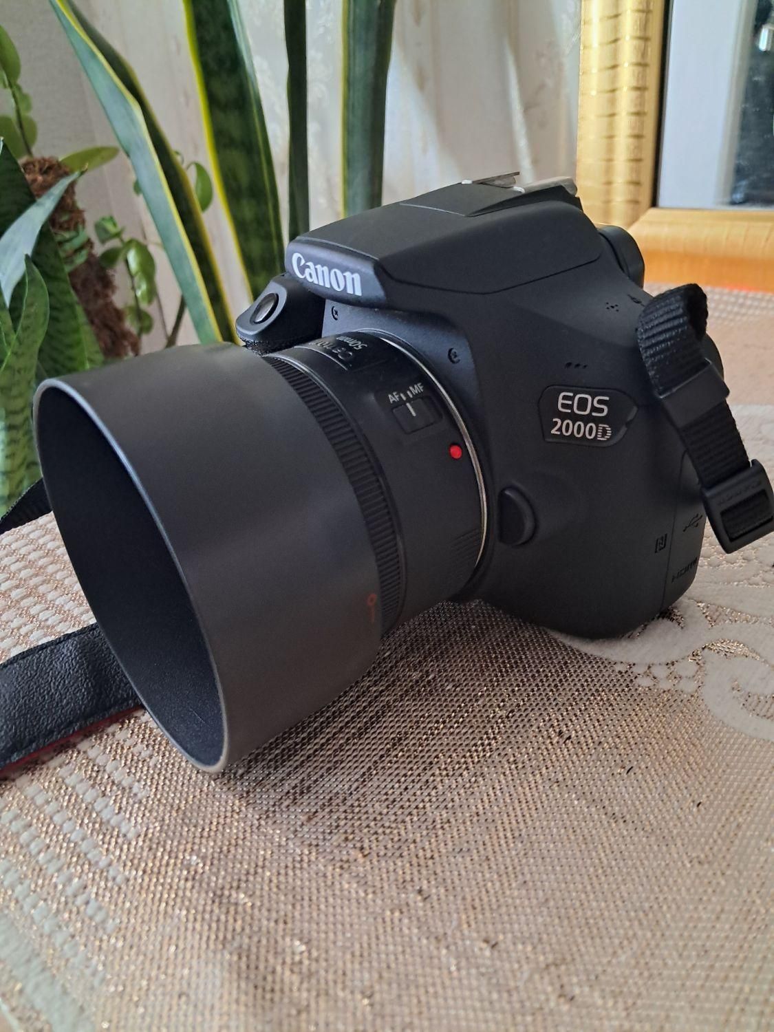 دوربین Canon 2000d به همراه لنز حرفه ای|دوربین عکاسی و فیلم‌برداری|لاهیجان, کوی آزادگان|دیوار