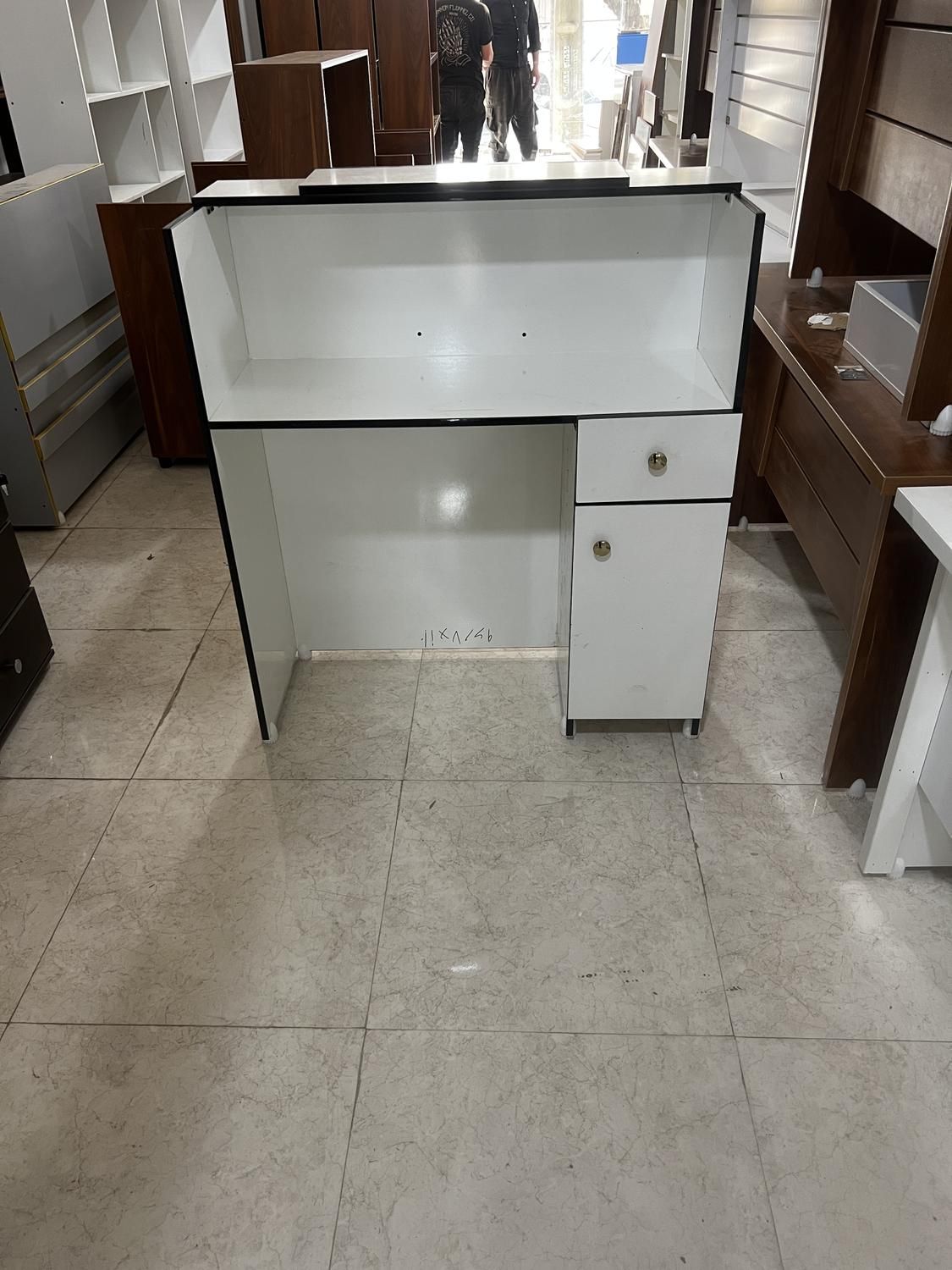 پیشخوان ، کانتر ، میز کانتر ، میزمنشی|آرایشگاه و سالن‌های زیبایی|کرج, کمال‌شهر|دیوار