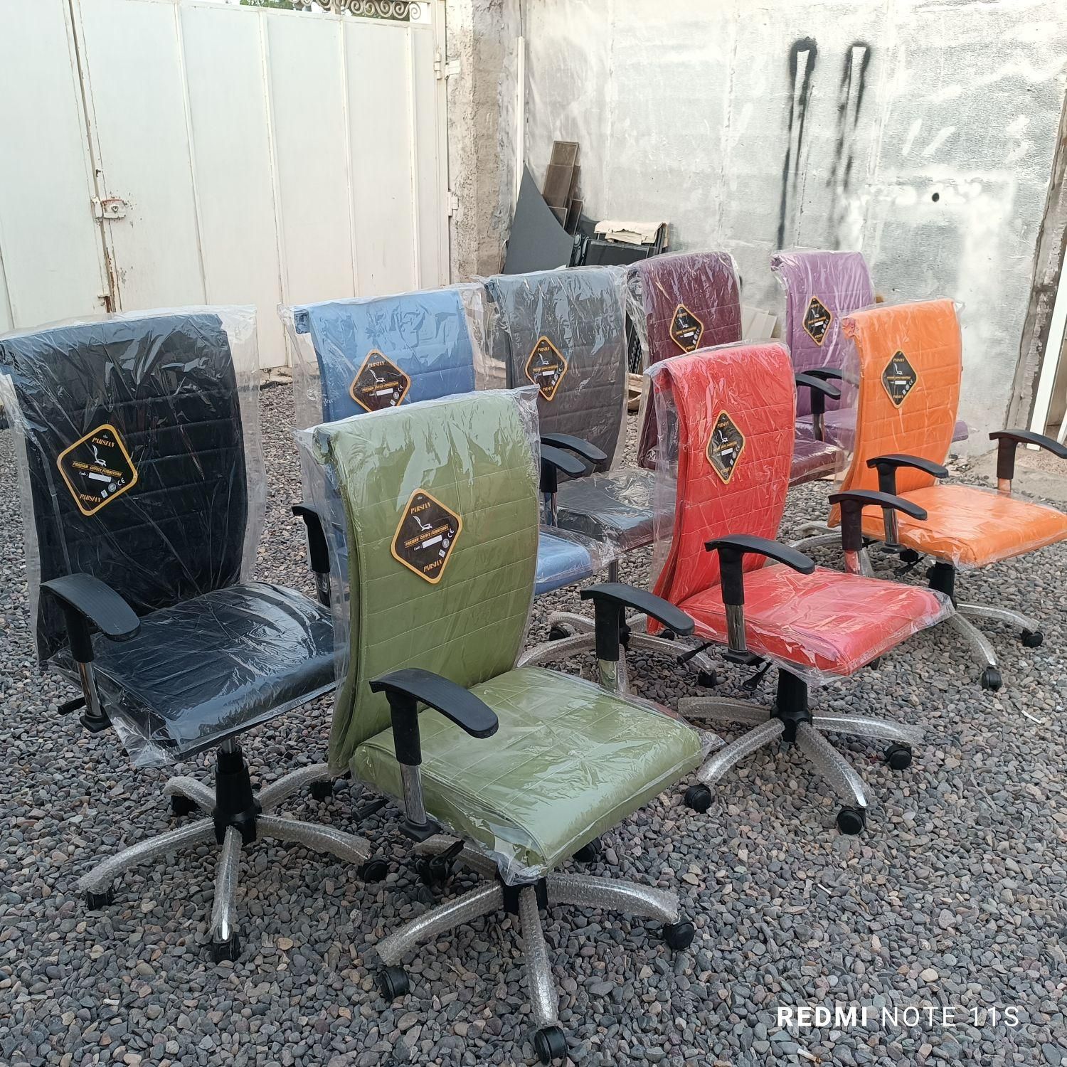 صندلی کارمندی کرکره|صندلی و نیمکت|رشت, معلم|دیوار