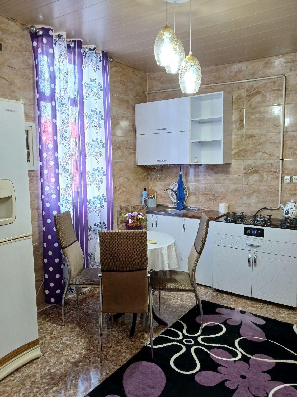 سوئیت تمیز در مرکز شهر نزدیک دریا.|اجارهٔ کوتاهمدت آپارتمان و سوئیت|بندر انزلی, آذربایجان|دیوار