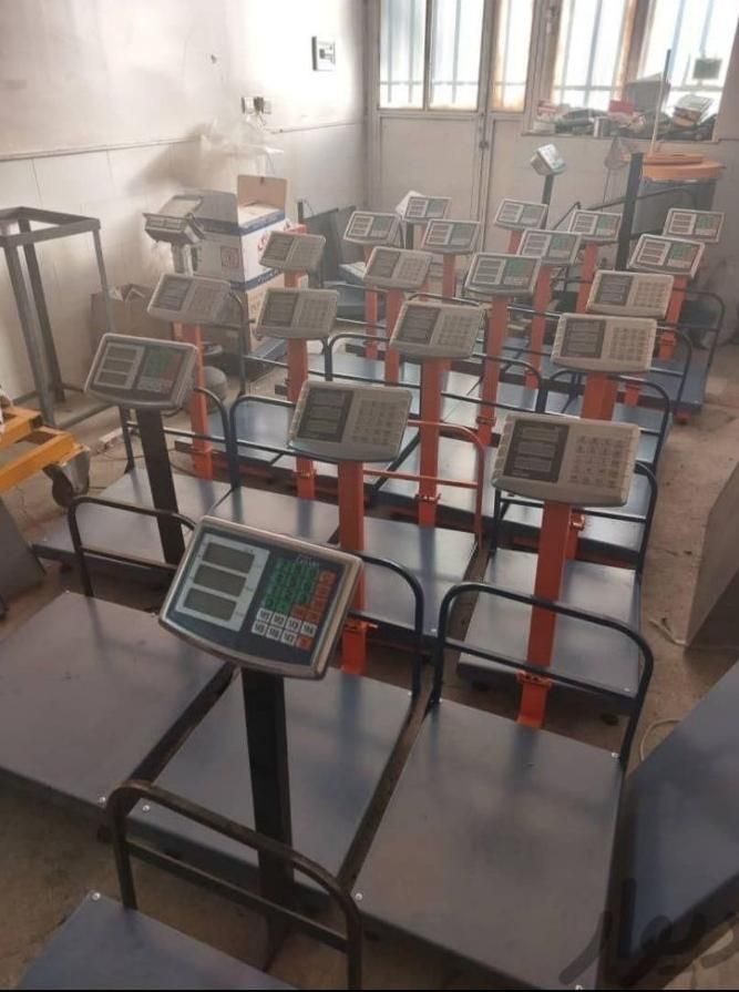 ترازوباسکول۳۵۰کیلو،گارانتی دار،تاشو(کد۰۲)|فروشگاه و مغازه|اصفهان, شهرک میلاد|دیوار