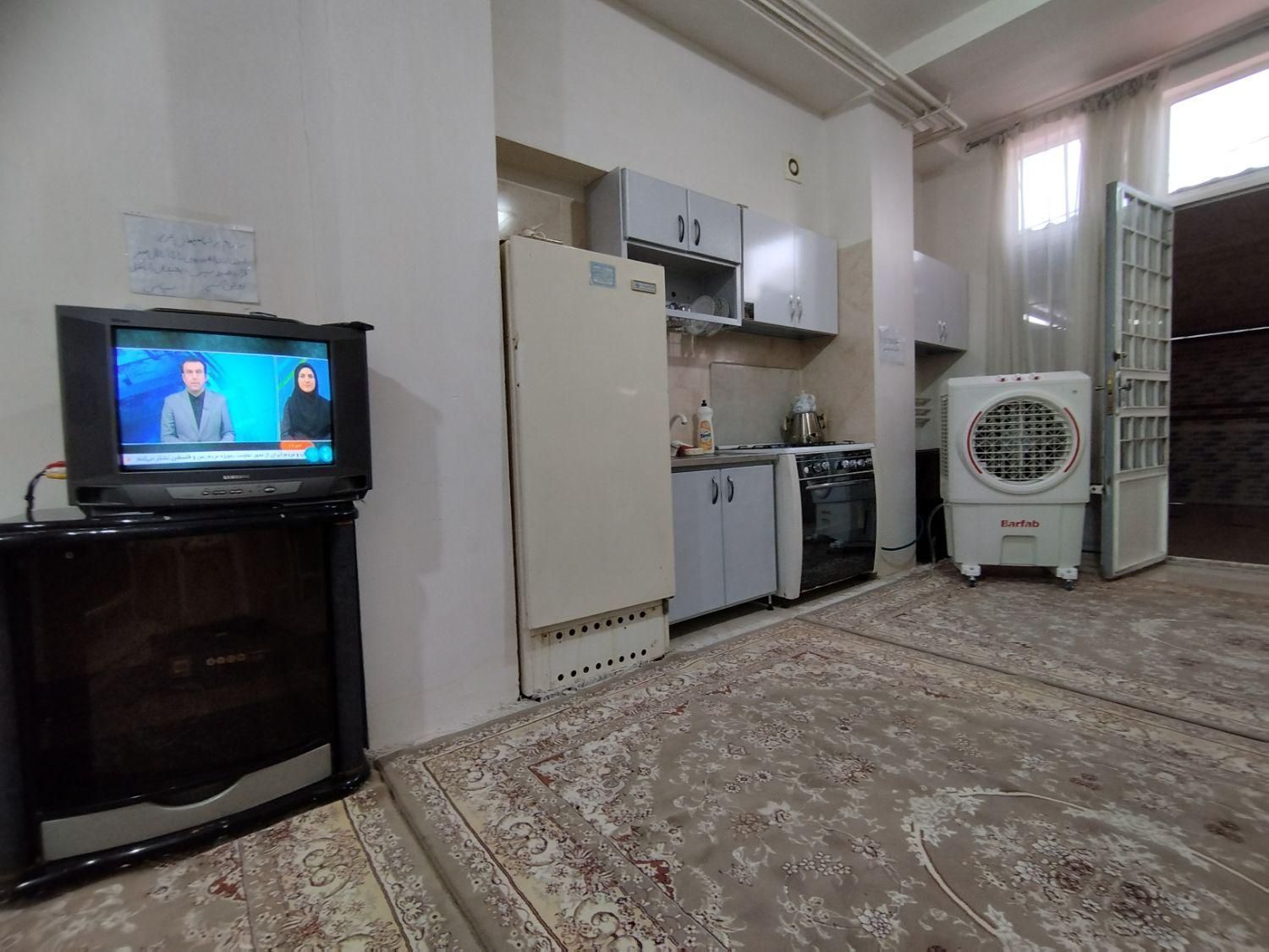 اجاره روزانه سویت خانه ویلا دربست پارکینگ داخل شهر|اجارهٔ کوتاه‌مدت آپارتمان و سوئیت|سنندج, |دیوار