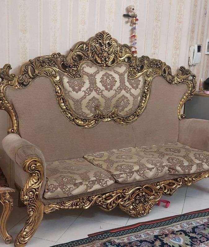 یک دست مبل سلطنتی نه نفره سالم به فروش میرسد‌.|مبلمان خانگی و میز عسلی|تهران, چیتگر|دیوار