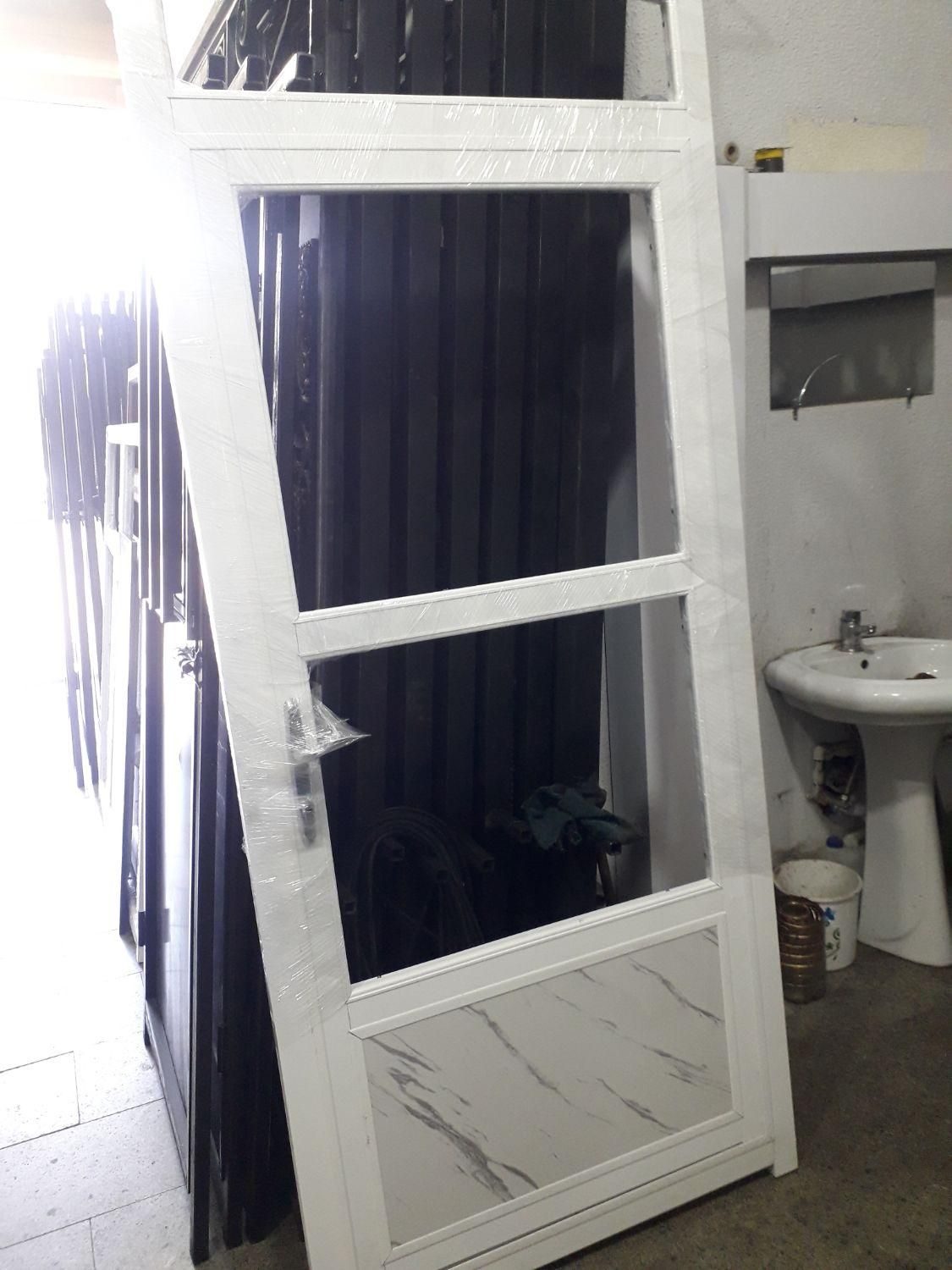 درب و پنچره الومنیوم و پی وی سی|مصالح و تجهیزات ساختمان|تبریز, |دیوار