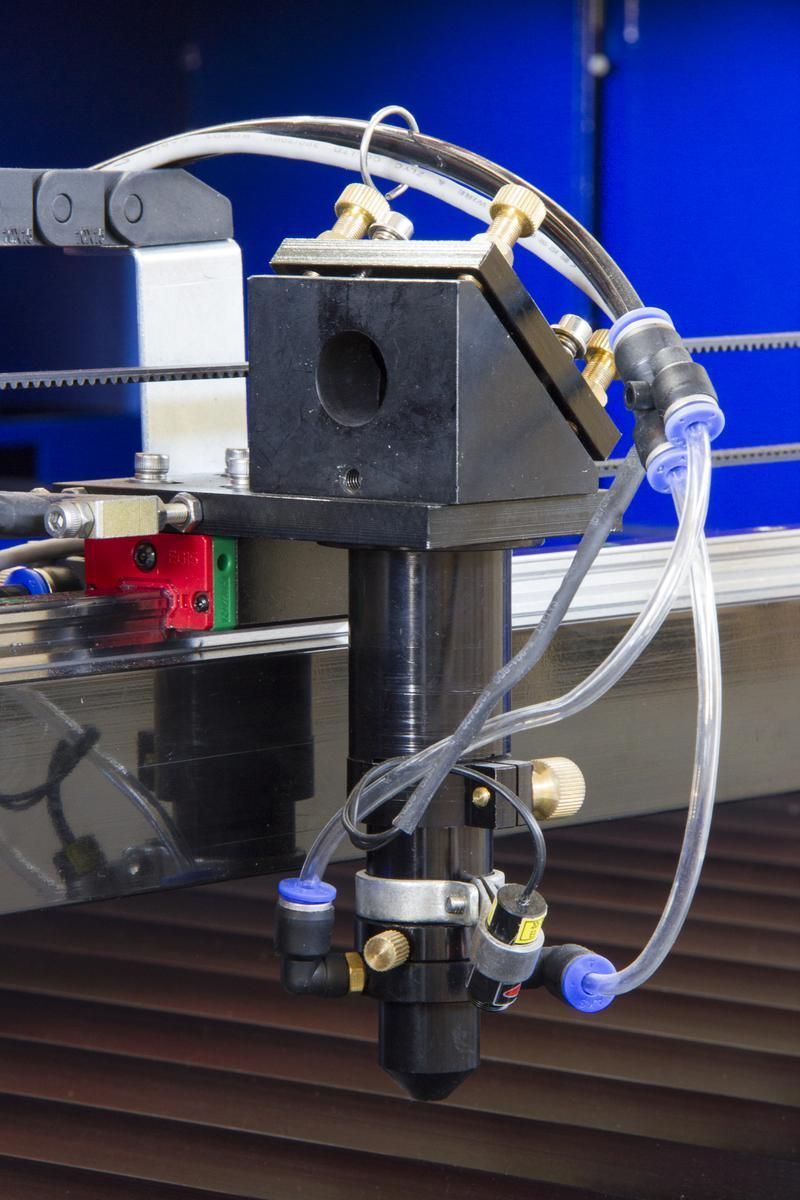 دستگاه برش لیزر(غیر فلزات)|ماشینآلات صنعتی|تهران, پردیسان|دیوار