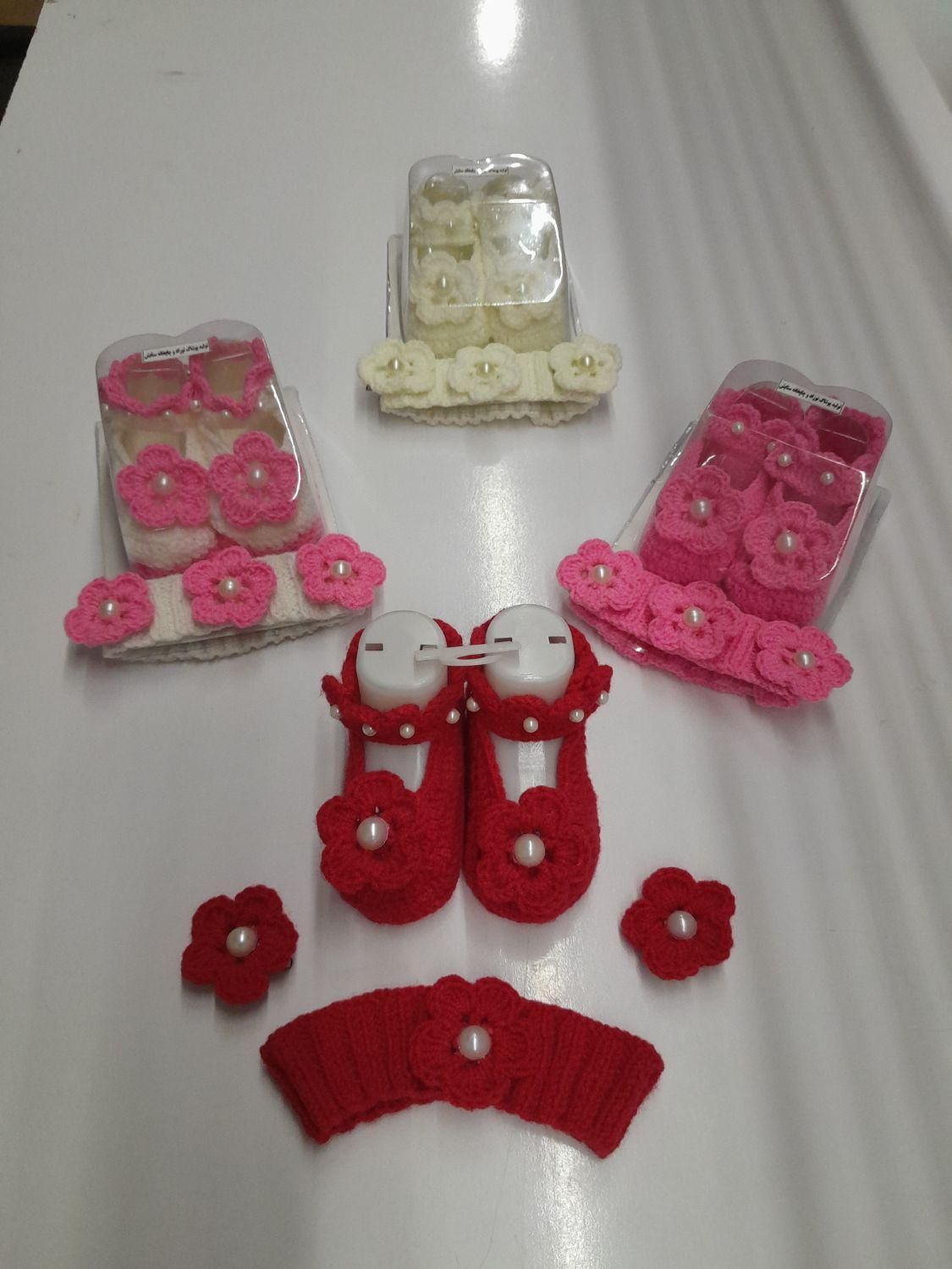 پاپوش ست همراه با تل و گیره سر نوزادی سیسمونی|کفش و لباس بچه|مشهد, رسالت|دیوار