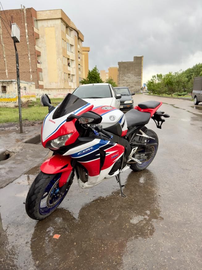 موتور cbr1000مدل ۲۰۱۱|موتورسیکلت|تهران, ولنجک|دیوار