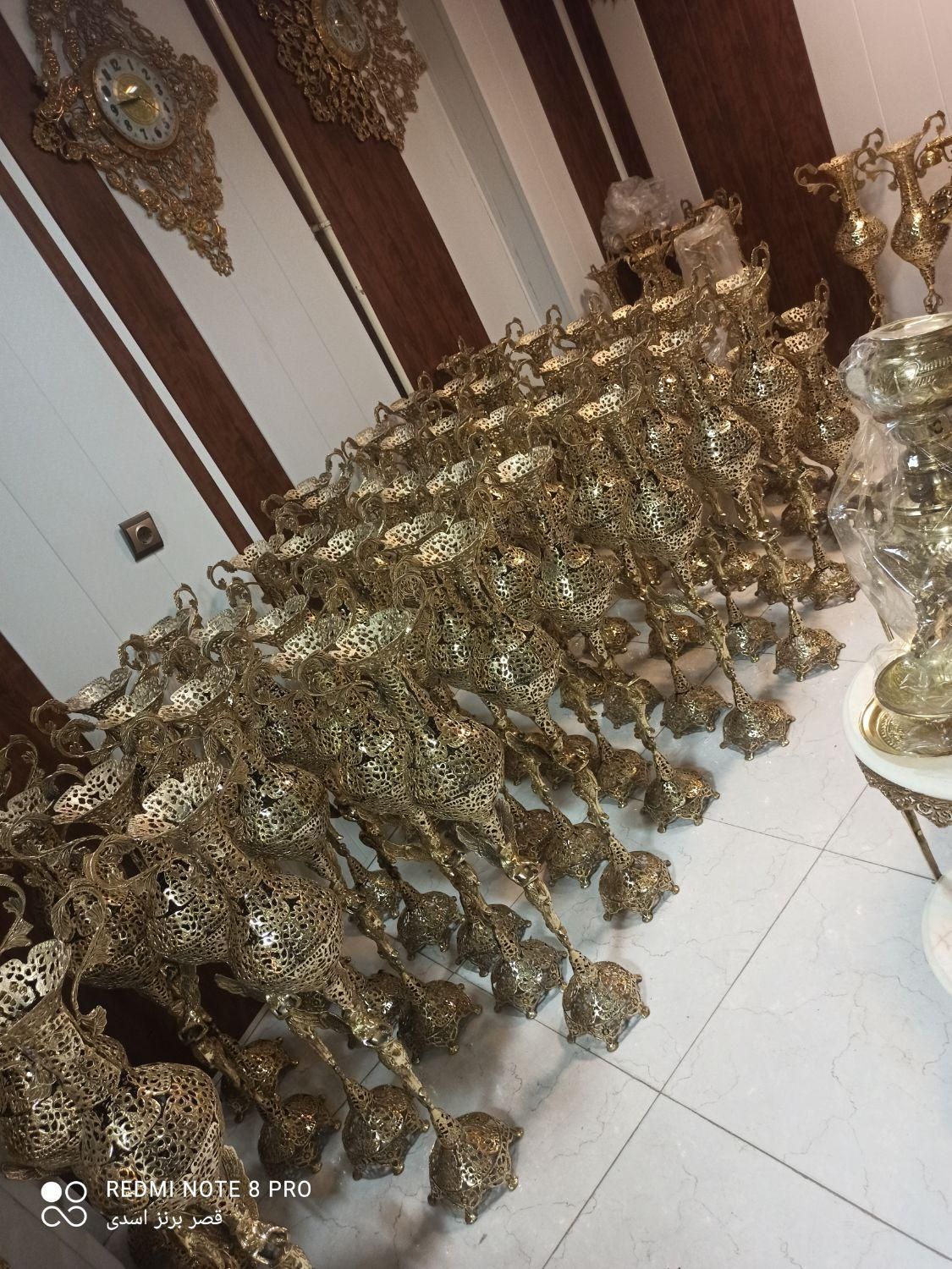گلدان کنار سالنی برنجی برنز اصل برنزی|گل مصنوعی|اصفهان, دارک|دیوار