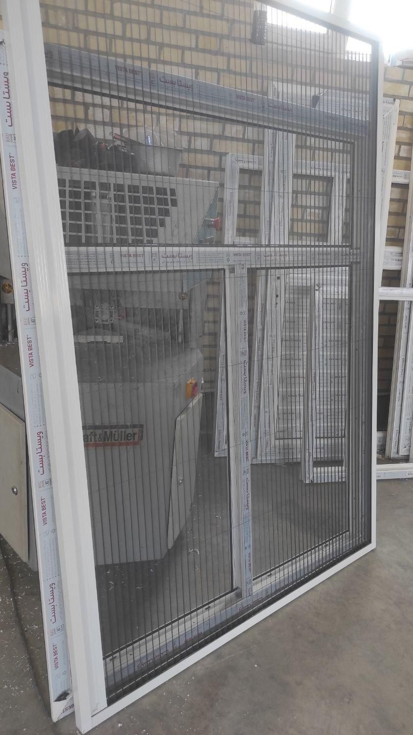ساخت توری کشویی ودرب پنجره  upvc و تعمیرات تخصصی|خدمات پیشه و مهارت|همدان, |دیوار