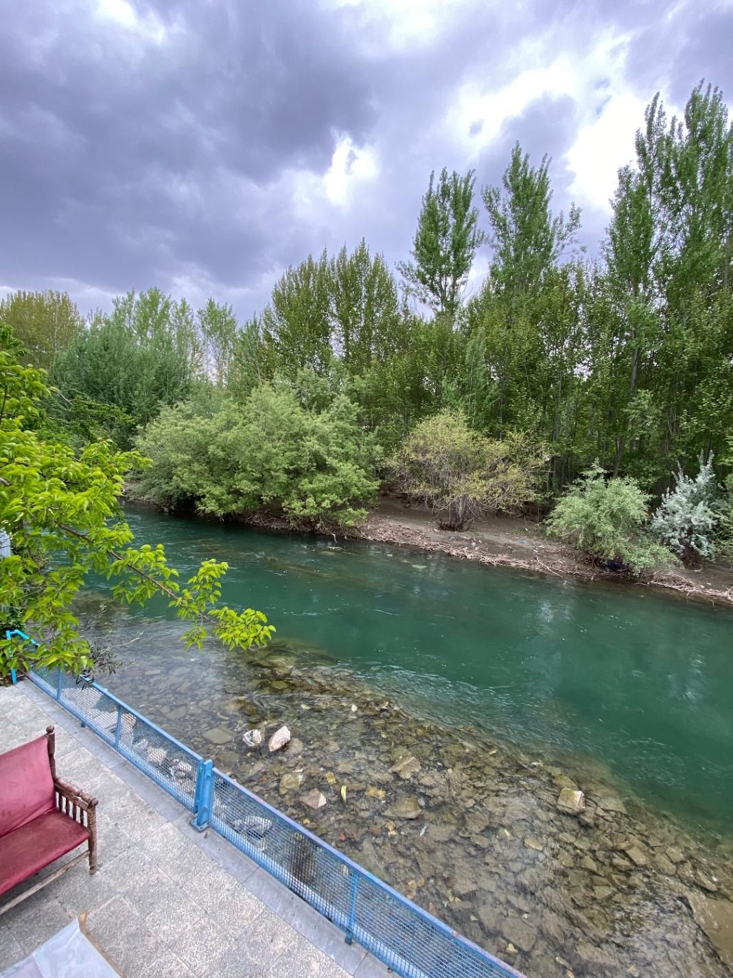 ویلا ساحلی استخردار باغبادران(باغبهادران)|اجارهٔ کوتاه‌مدت ویلا و باغ|اصفهان, باغ دریاچه|دیوار