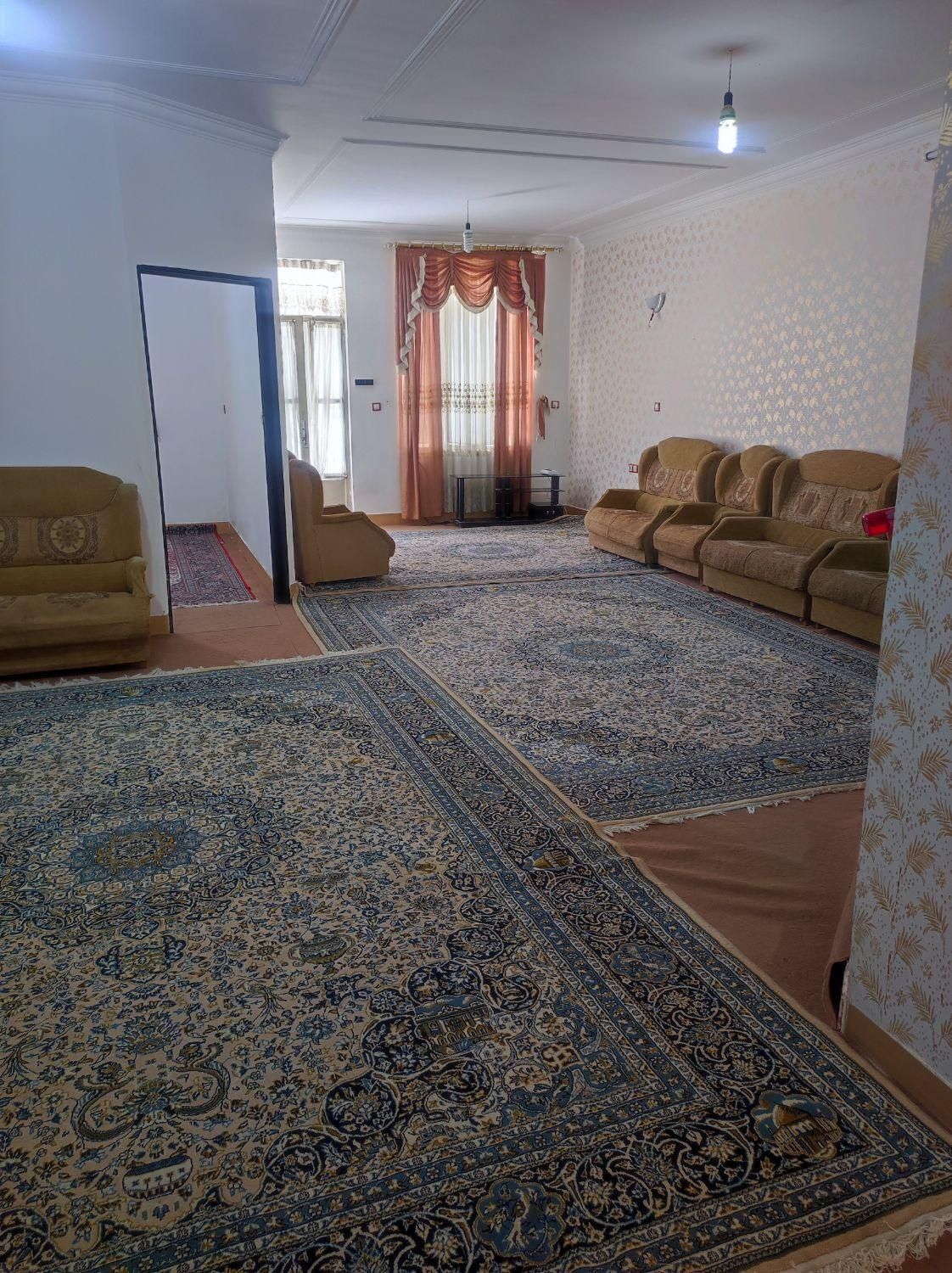 اجاره ویلایی 150متری با پارکینگ در محله شیک|اجارهٔ کوتاه‌مدت آپارتمان و سوئیت|رفسنجان, |دیوار