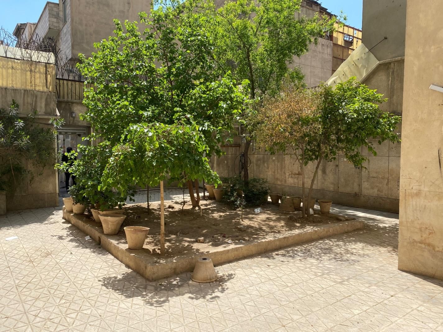 خانه ویلای دربستی قابل سکونت در سه طبقه با حیاط|اجارهٔ خانه و ویلا|تهران, خانی‌آباد|دیوار
