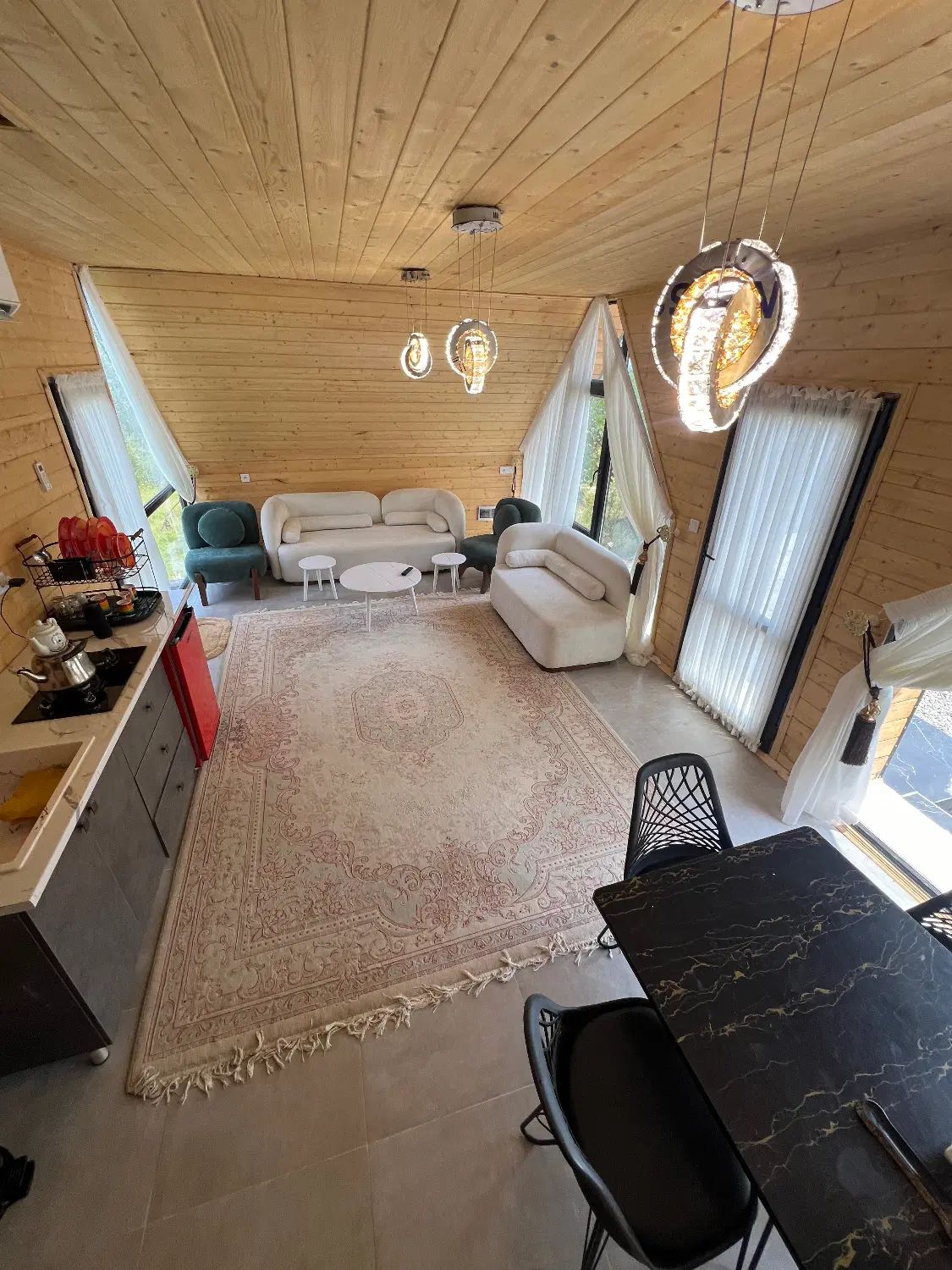 کلبه دوبلکس جنگلی با جکوزی|اجارهٔ کوتاه‌مدت ویلا و باغ|رامسر, |دیوار