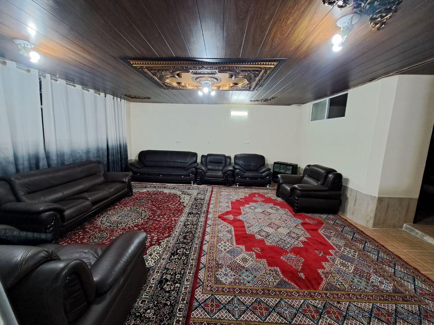 اجاره ویلا 450متری باغبهادران/باغبادران|اجارهٔ کوتاه‌مدت ویلا و باغ|اصفهان, آزادگان|دیوار