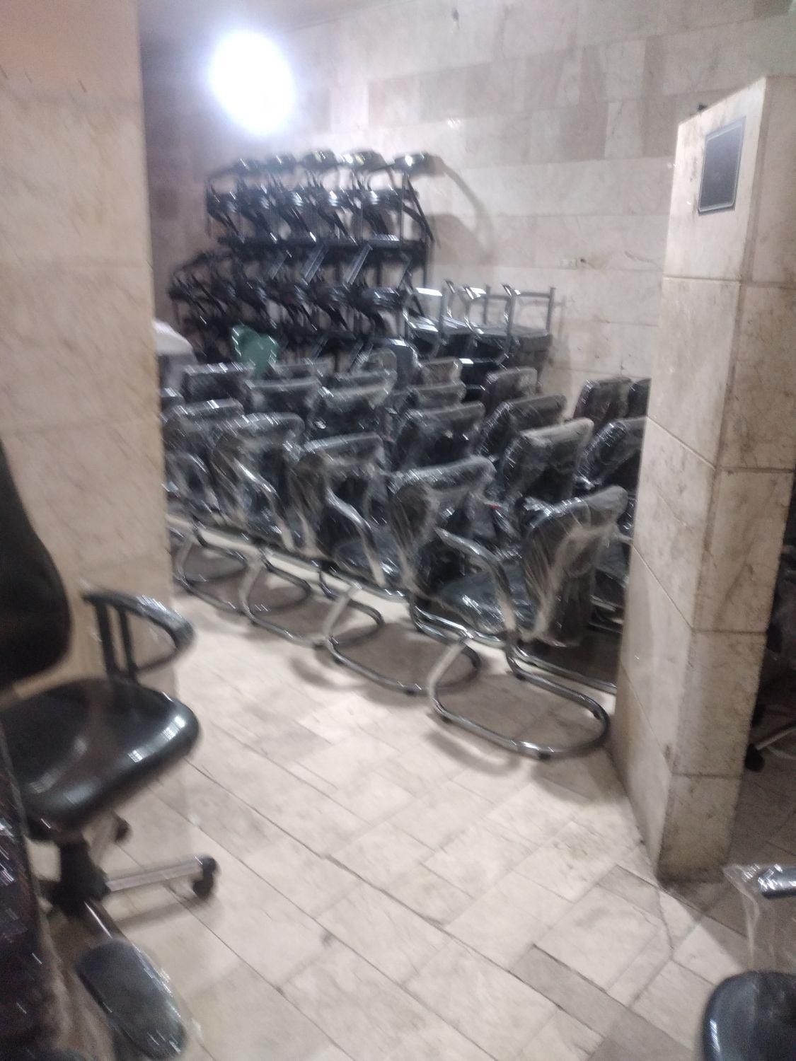 صندلی اداری چرخدار کنفرانسی|مبلمان اداری|مشهد, طلاب|دیوار