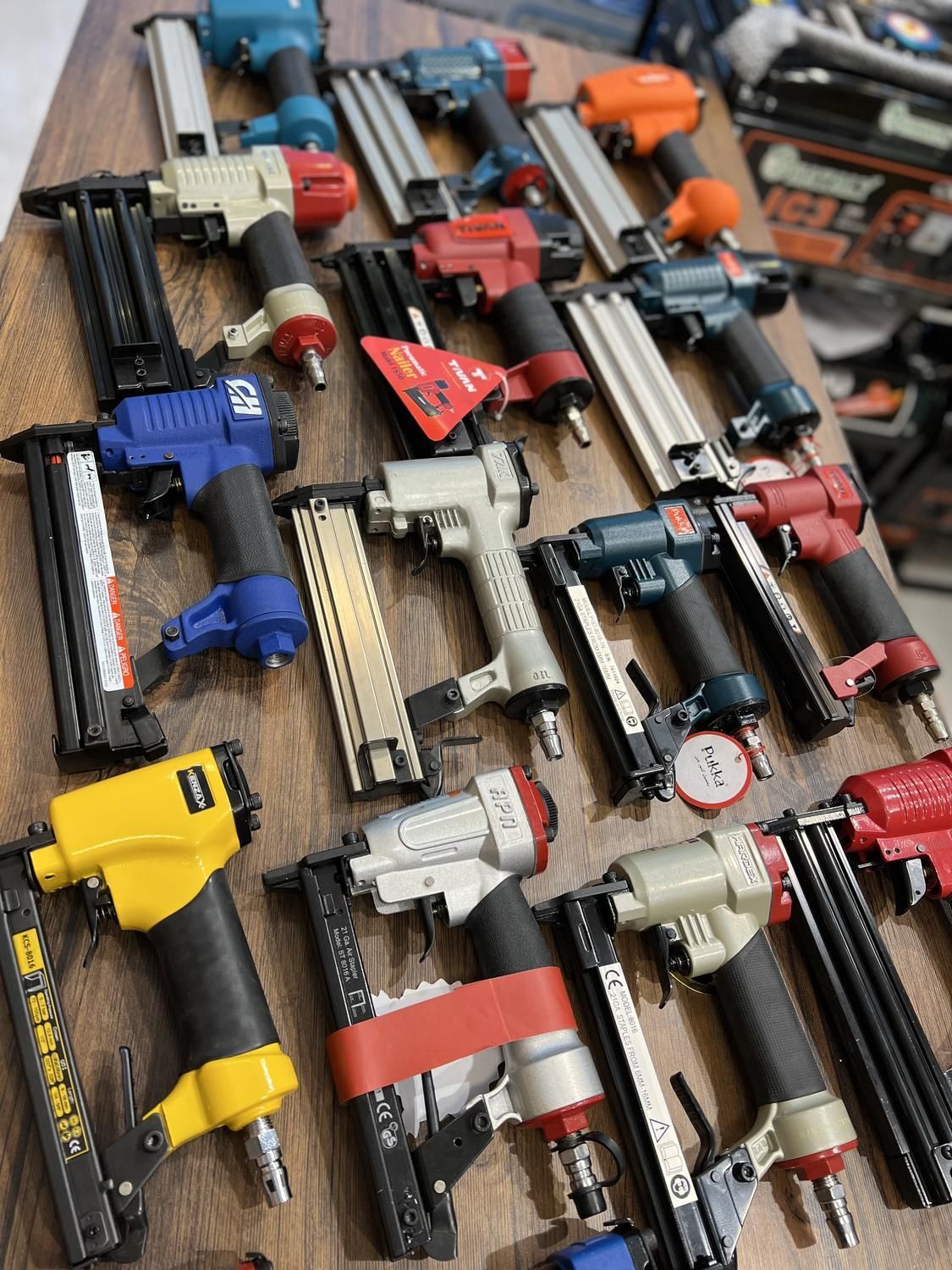 میخکوب منگنه میخ کوب بادی|ماشینآلات صنعتی|مشهد, هنرور|دیوار