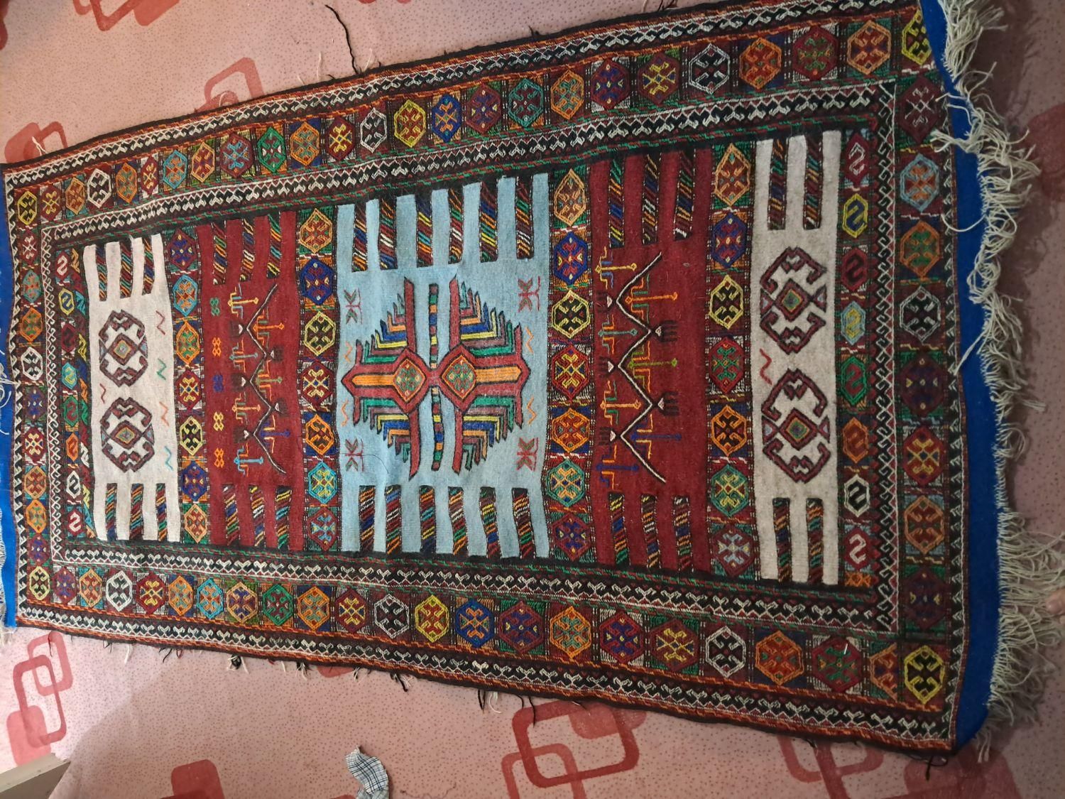 گلیم خوش نقش و نگار|گلیم، جاجیم، گبه|بجنورد, |دیوار