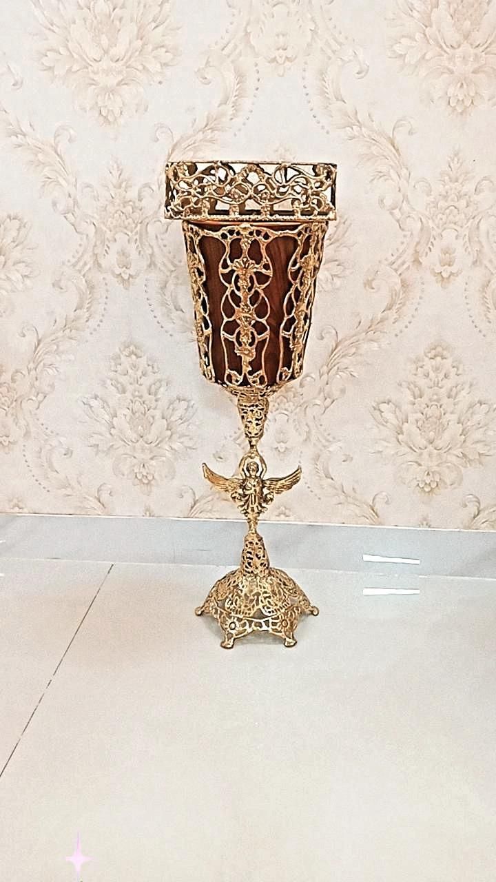 ساعت مجسمه‌ای و وسایل پذیرایی برنز|صنایع دستی و سایر لوازم تزئینی|قم, نخودی|دیوار