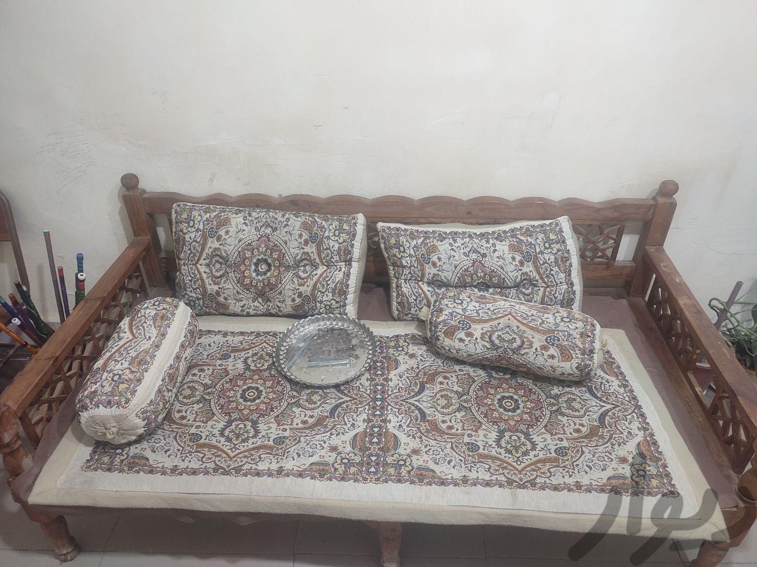 تخت سنتی|مبلمان خانگی و میزعسلی|اصفهان, یزد‌آباد|دیوار