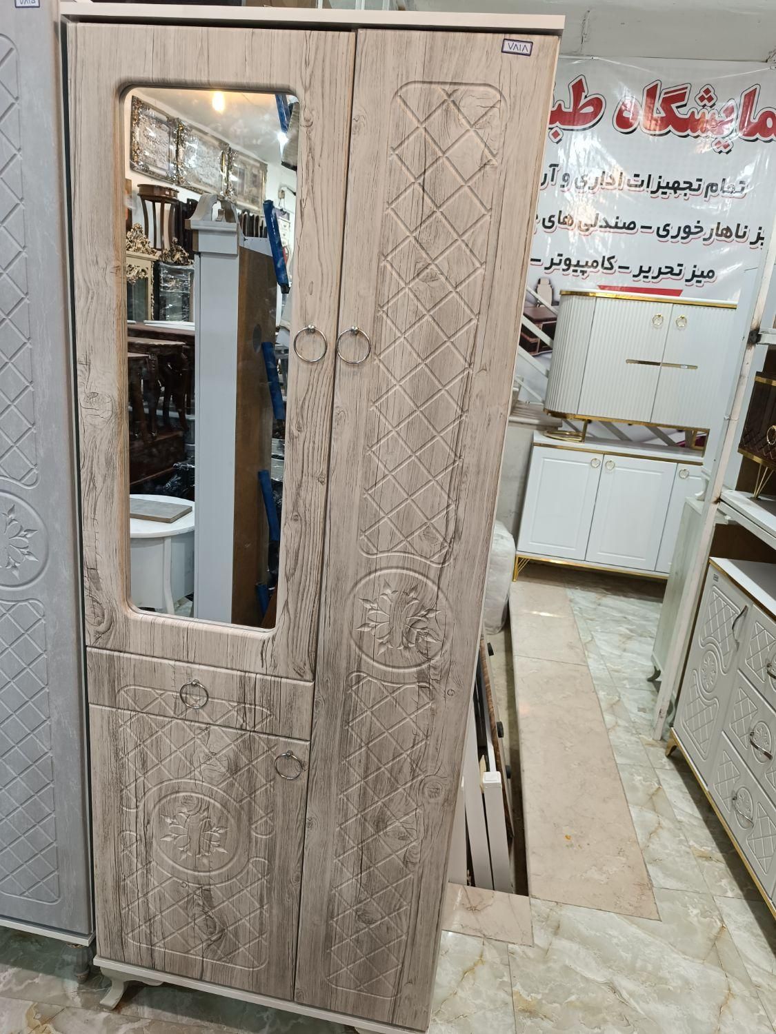 رختکن لباس|جاکفشی، کمد، دراور|کاشان, |دیوار