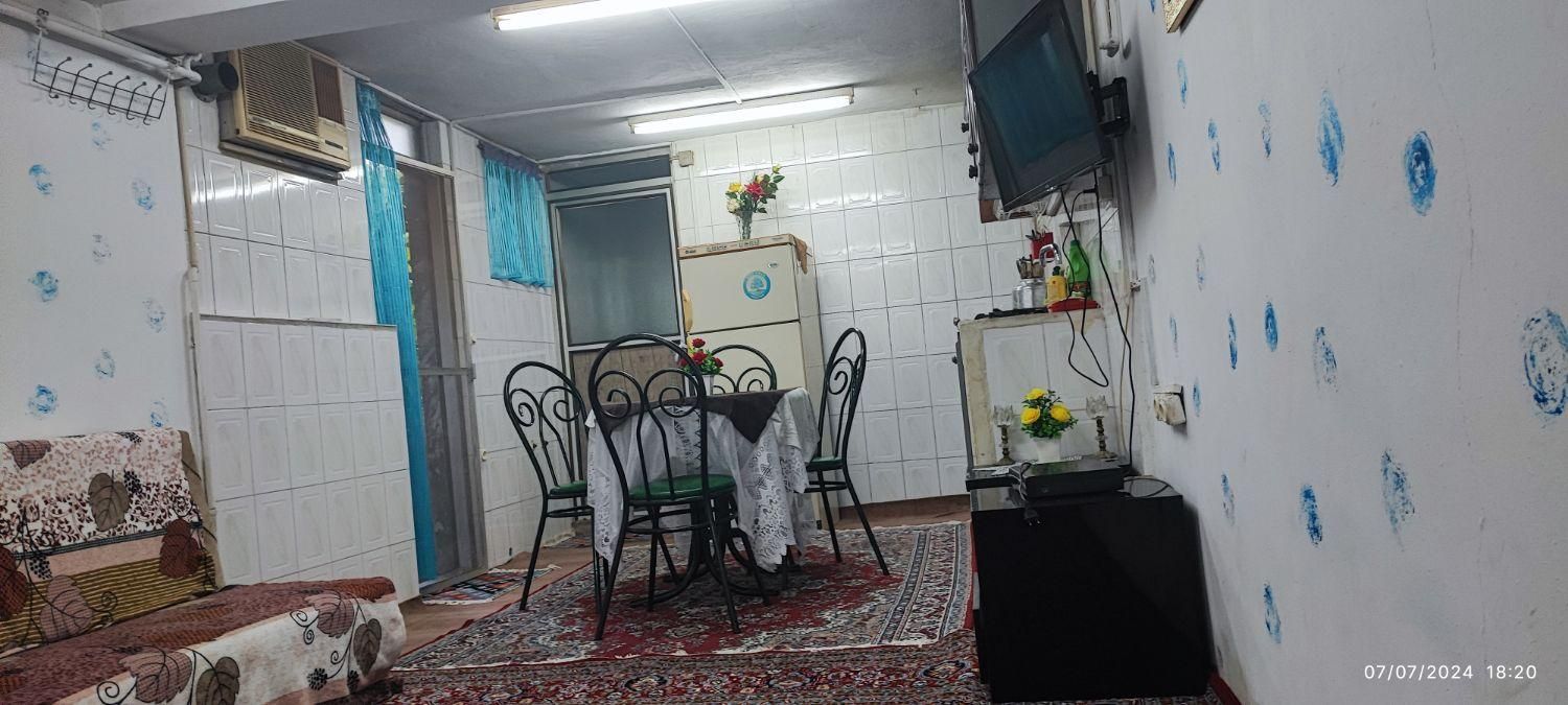 سوییت تمیز همراه پارکینگ مسقف و حیاط خلوت|اجارهٔ کوتاه‌مدت آپارتمان و سوئیت|بندر انزلی, کوی آزادگان|دیوار