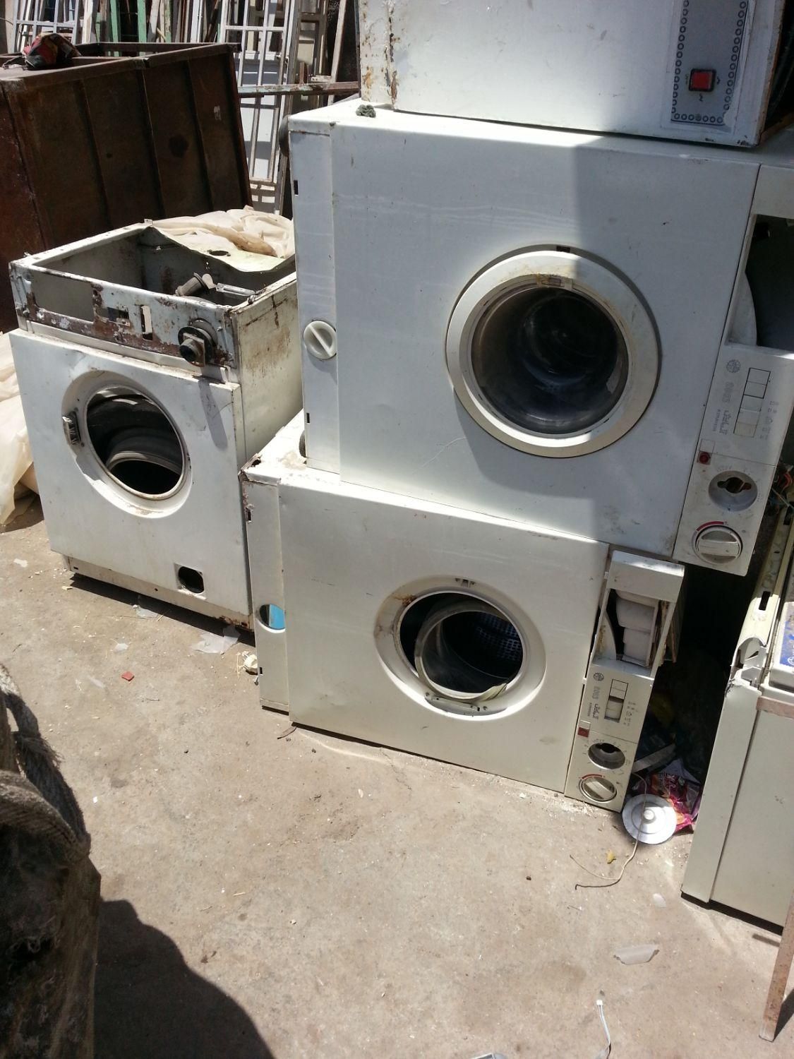 خریدار لباسشویی های سوخته و فرسوده. درب منزلتان|ماشین لباسشویی و خشک‌کن لباس|بروجرد, |دیوار