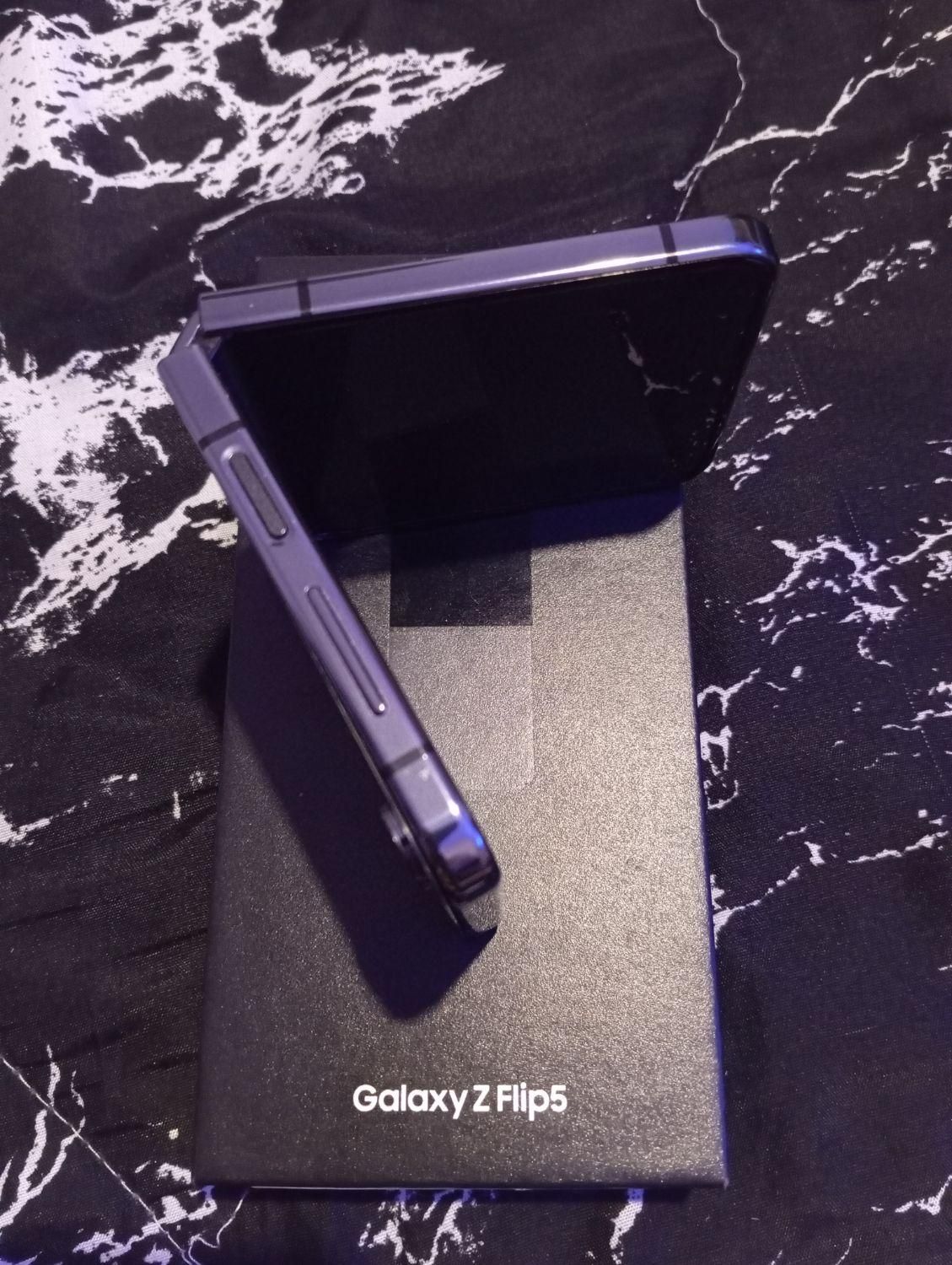 سامسونگ Galaxy Z Flip5 با حافظهٔ ۵۱۲ گیگابایت|موبایل|تهران, خواجه نظام الملک|دیوار