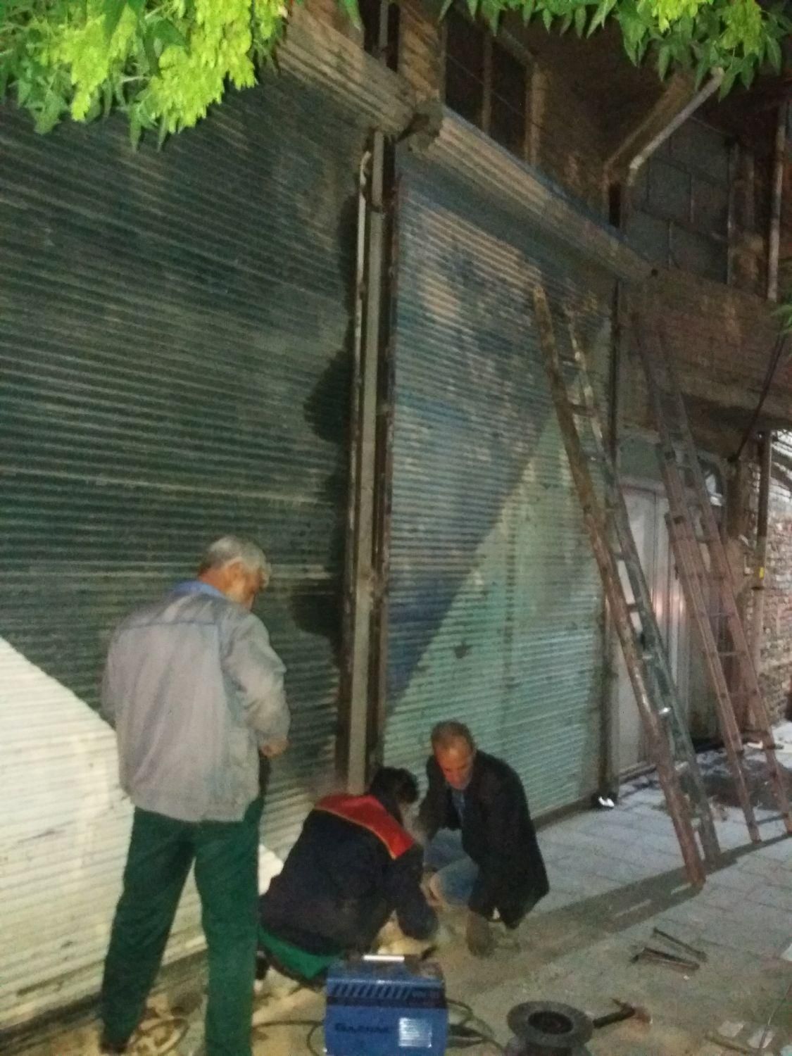 تعمیرات اورژانسی کرکره مغازه تعمیر فنر دراسرع|خدمات پیشه و مهارت|ارومیه, |دیوار