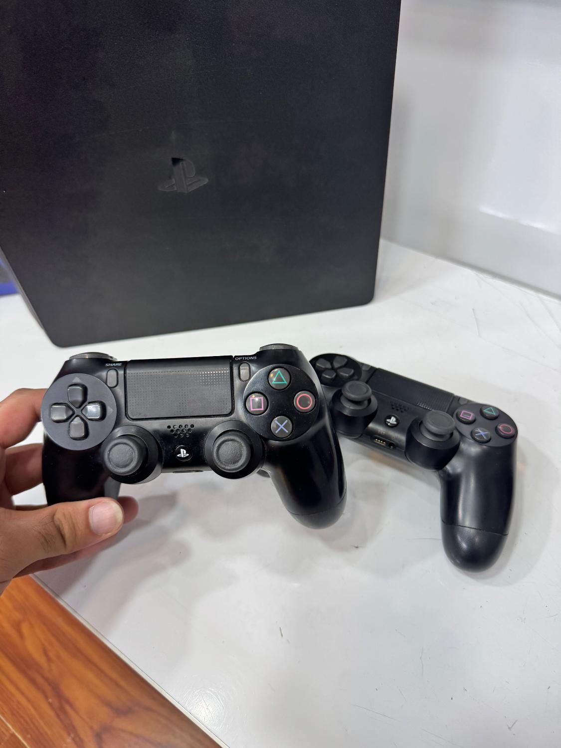 Ps4 slim 1tb ۲ دسته در حد نو|کنسول، بازی ویدئویی و آنلاین|تهران, صادقیه|دیوار