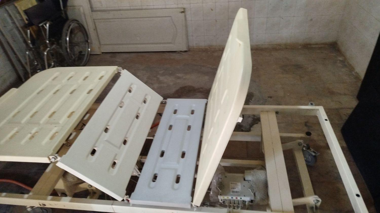 اجاره و فروش انواع تخت بیمارستانی برقی درمنزل|آرایشی، بهداشتی، درمانی|تهران, آذربایجان|دیوار
