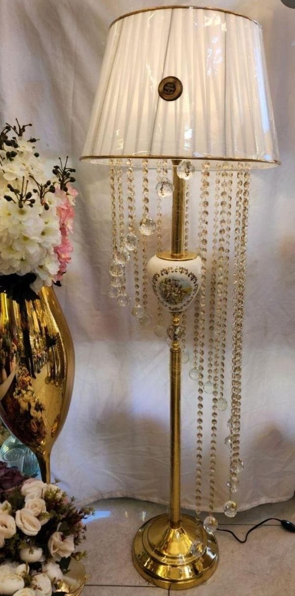 آباژور کنار سالنی قپه چینی|چراغ خواب و آباژور|قم, بنیاد|دیوار