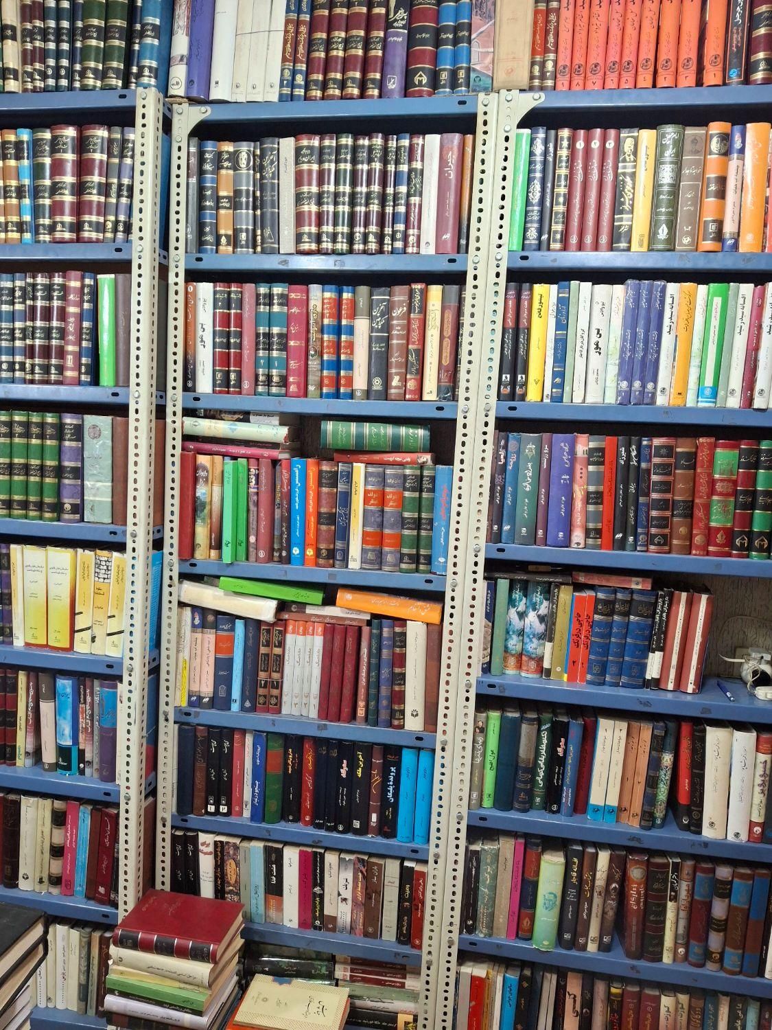 فروش و خریدار کتابخانه شخصی ،خریدار کتاب|کتاب و مجله ادبی|تهران, فلسطین (میدان انقلاب)|دیوار