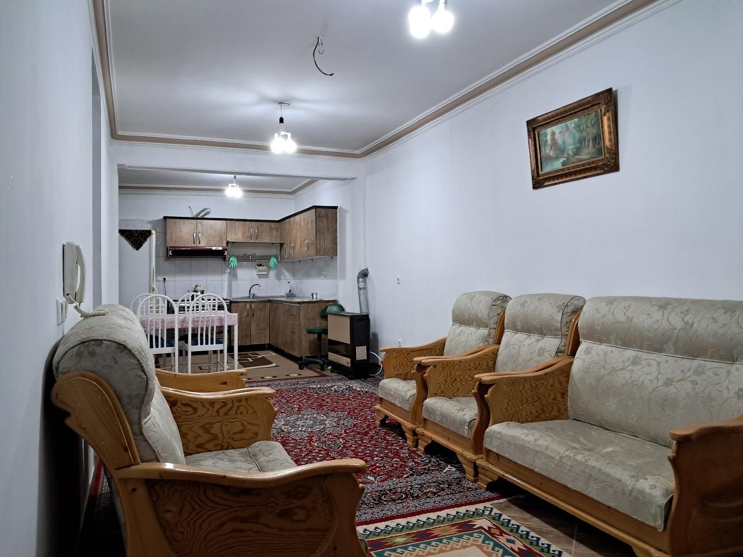 ویلا . رشت . تمیز|اجارهٔ کوتاه‌مدت ویلا و باغ|رشت, باهنر|دیوار