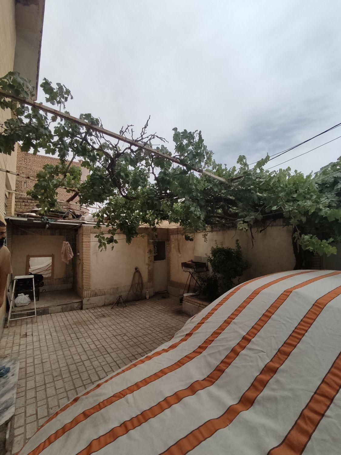 ویلایی۲۰۰متری حاشیه بولوار2طب‌بنامغازه‌تجاری‌دوممر|فروش خانه و ویلا|مشهد, شهرک رازی (شهرک غرب)|دیوار
