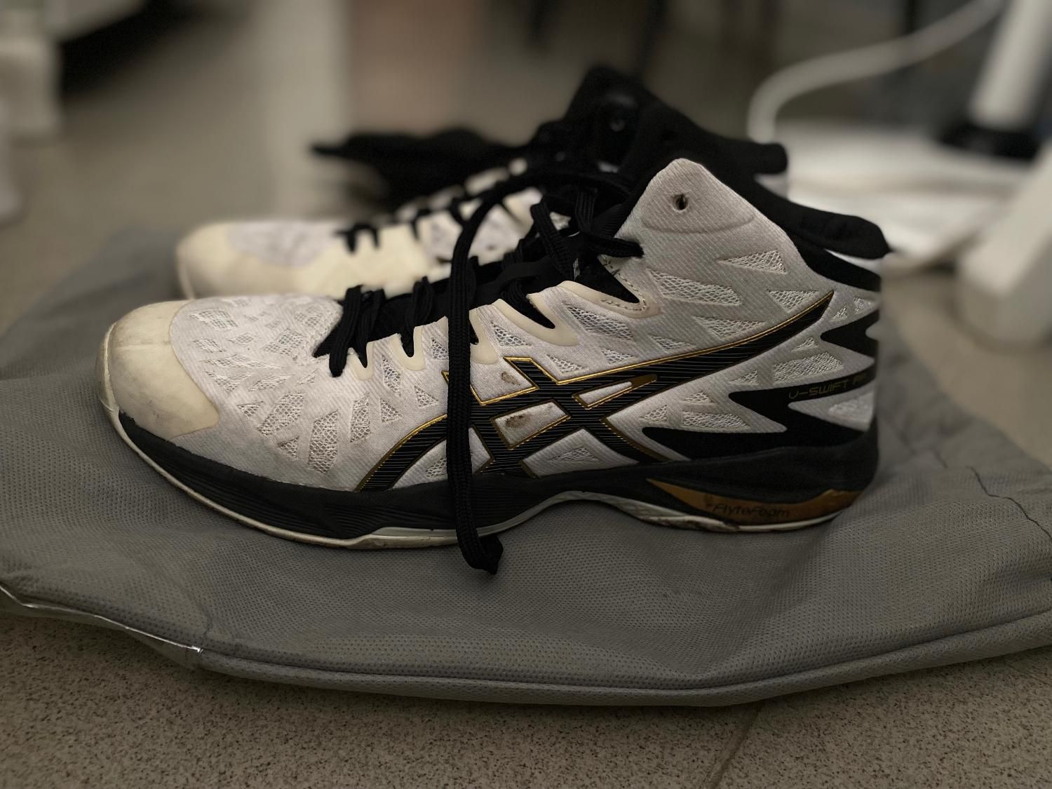 کتونی والیبال asics|کیف، کفش، کمربند|تهران, نیرو هوایی|دیوار