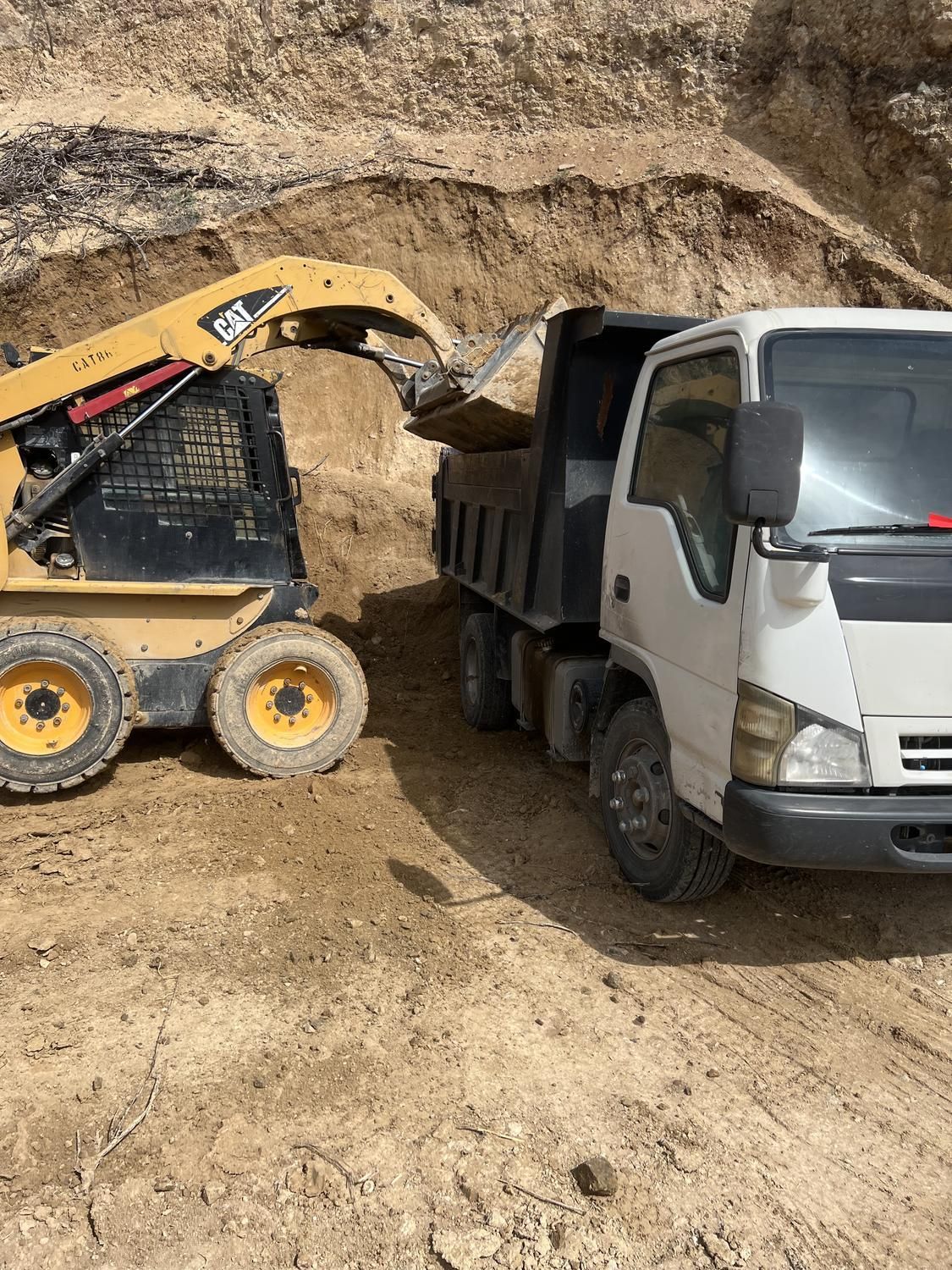 حمل خاک نخاله نیسان خاور کارگر و بابکتی تمام نقاط|خدمات حمل و نقل|تهران, تجریش|دیوار