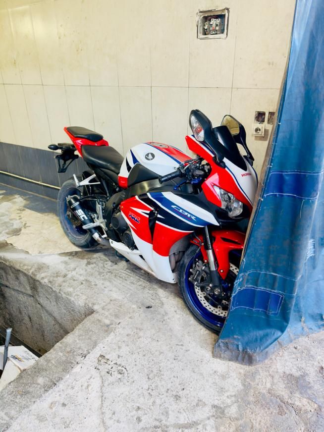 موتور cbr1000مدل ۲۰۱۱|موتورسیکلت|تهران, ولنجک|دیوار
