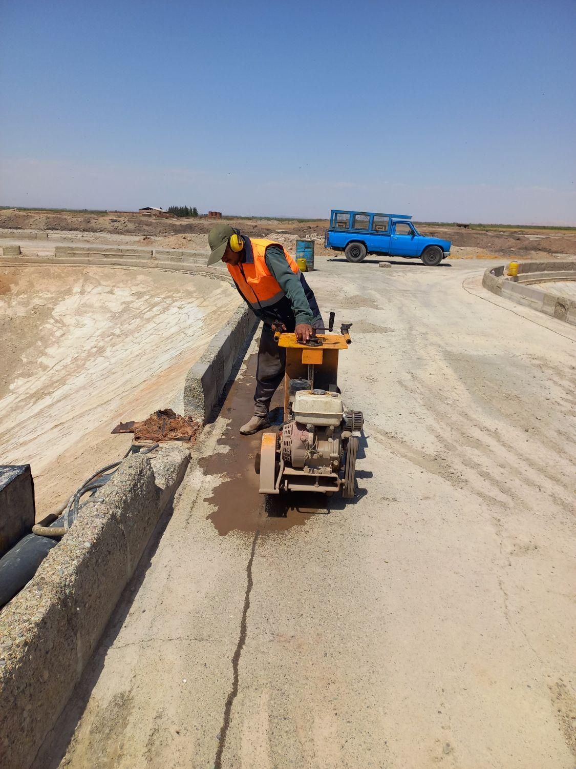 اجرا واجاره کاتر برش آسفالت وبتن غلطک وکمپکتور|خدمات پیشه و مهارت|تهران, تهرانپارس غربی|دیوار