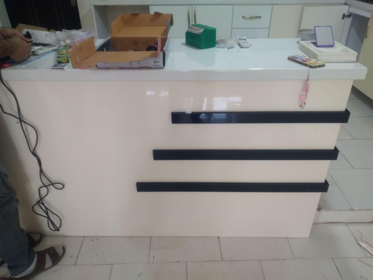 فروش کابینت همراه هود وگاز|کتابخانه، شلف، قفسه‌های دیواری|بندرعباس, |دیوار