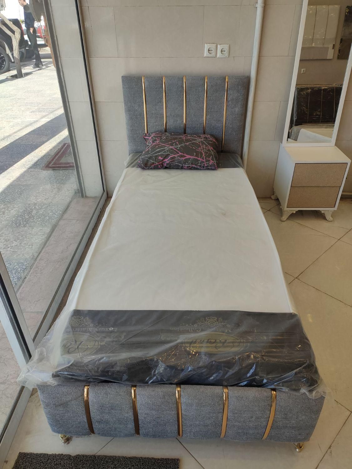 تخت یک نفره تدی|تخت و سرویس خواب|مشهد, زمرد|دیوار